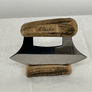 Alaska Ulu‎ Knife With Stand From The Ulu Factory